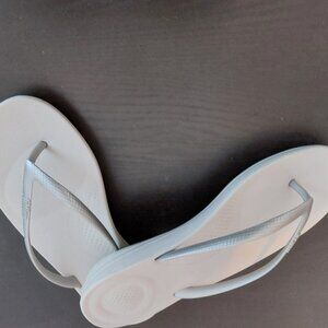 Brand New! fitflop Women's Iqushion Ergonomic Flip Flops-Crystal Slide Sandal